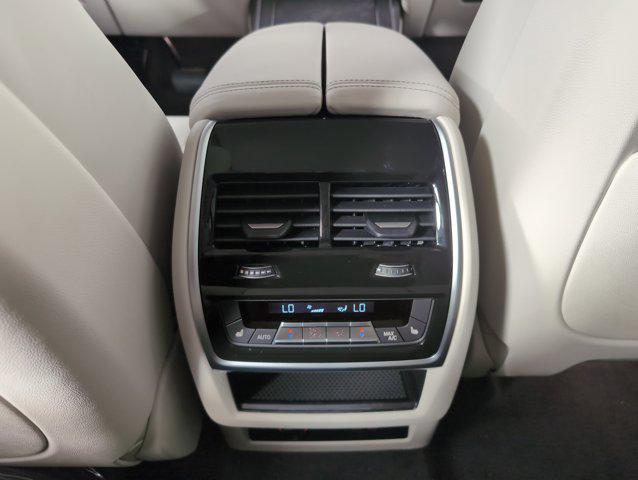 Photo of 2026 Tanzanite Blue II Metallic BMW X7