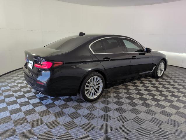 Photo of 2022 Black Sapphire Metallic BMW 530