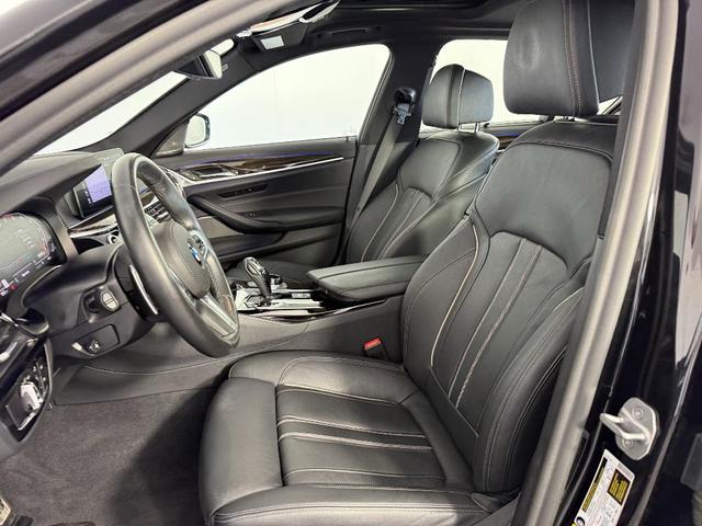 Photo of 2020 Black Sapphire Metallic BMW M550