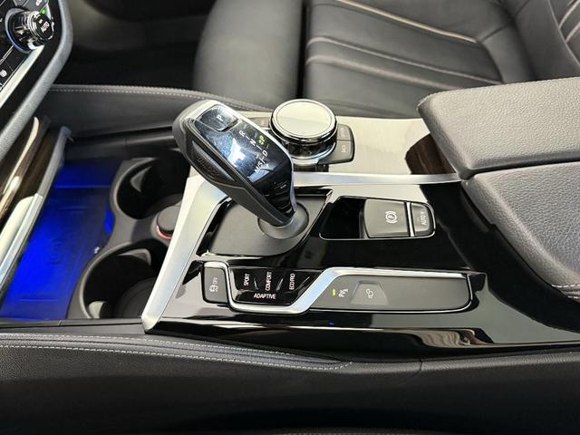 Photo of 2020 Black Sapphire Metallic BMW M550