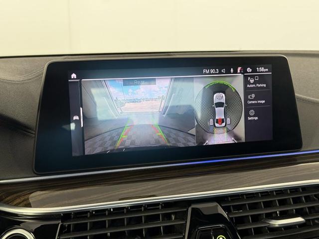 Photo of 2020 Black Sapphire Metallic BMW M550