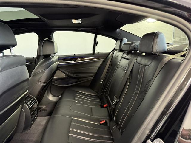Photo of 2020 Black Sapphire Metallic BMW M550