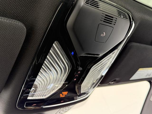 Photo of 2020 Black Sapphire Metallic BMW M550