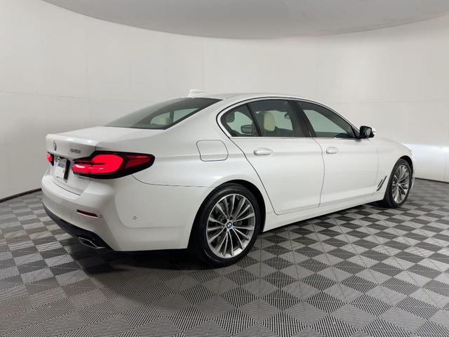 Photo of 2021 Mineral White Metallic BMW 540