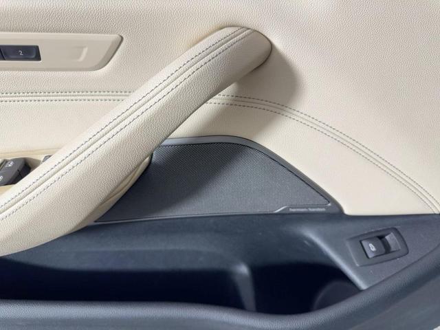 Photo of 2021 Mineral White Metallic BMW 540