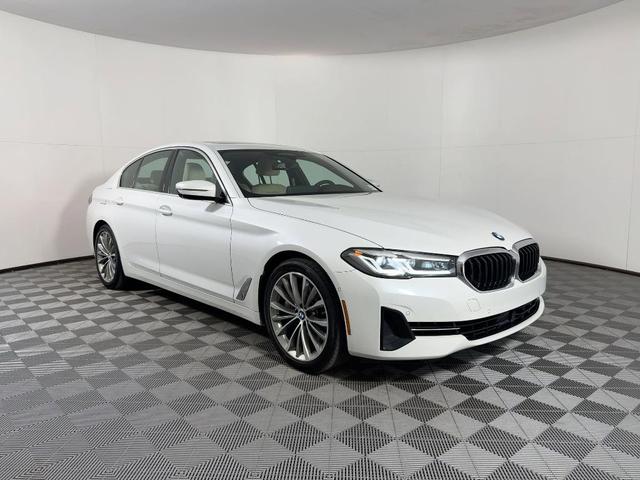 Photo of 2021 Mineral White Metallic BMW 540