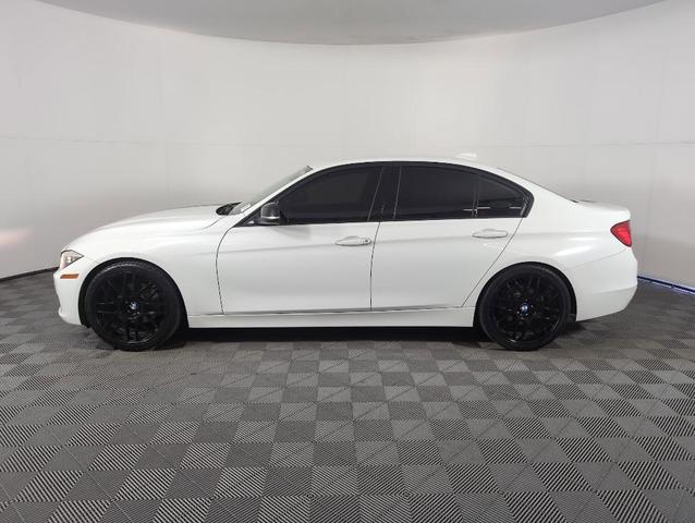 Photo of 2013 Alpine White BMW 328