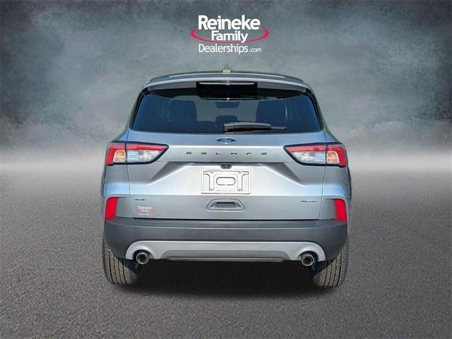 Photo of 2021 Iconic Silver Metallic Ford Escape