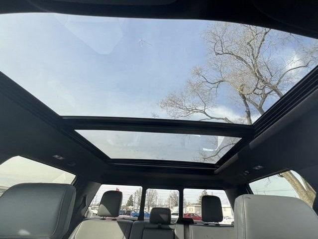 Photo of 2025 Oxford White Ford F-150 Lightning
