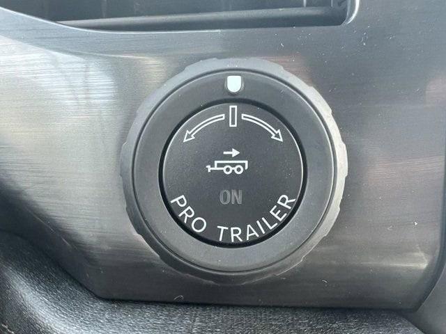 Photo of 2025 Oxford White Ford F-150 Lightning