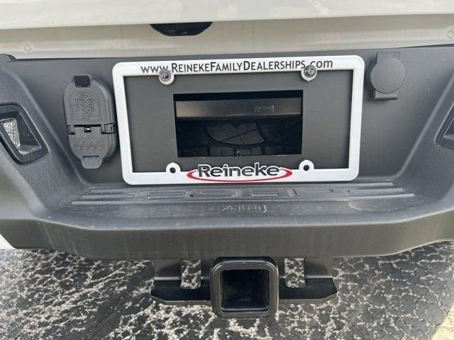 Photo of 2025 Oxford White Ford F-150 Lightning