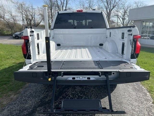 Photo of 2025 Oxford White Ford F-150 Lightning