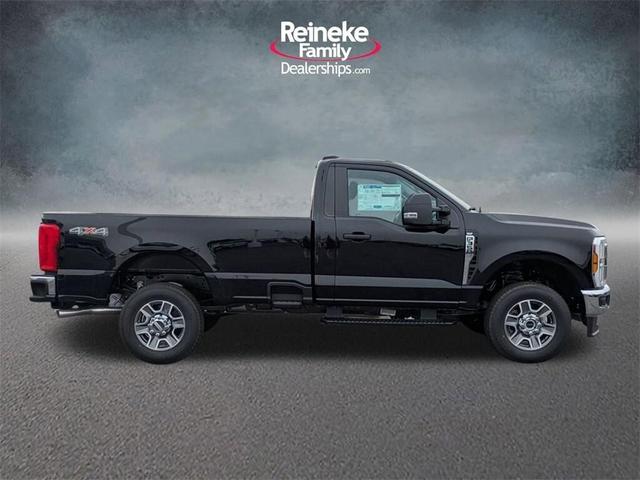 Photo of 2025 Agate Black Metallic Ford F-350