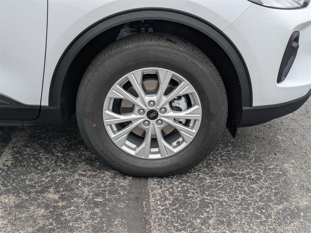 Photo of 2026 Oxford White Ford Escape