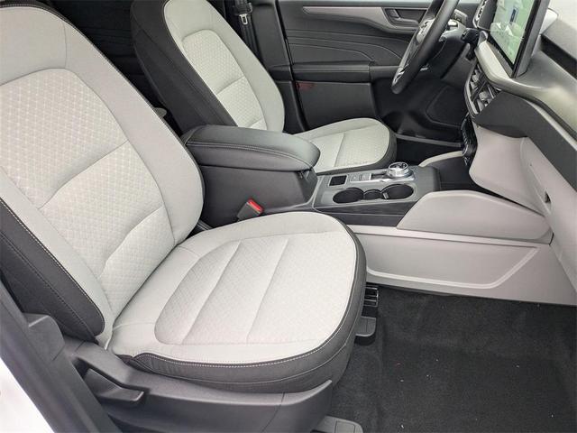 Photo of 2026 Oxford White Ford Escape