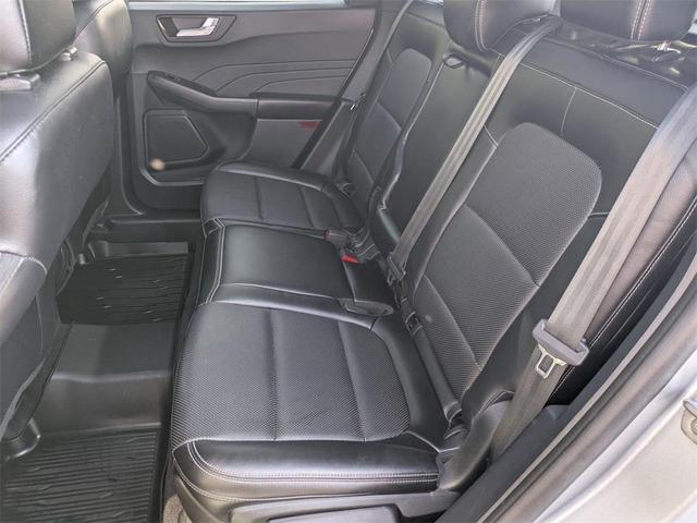 Photo of 2022 Iconic Silver Metallic Ford Escape