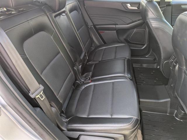 Photo of 2022 Iconic Silver Metallic Ford Escape