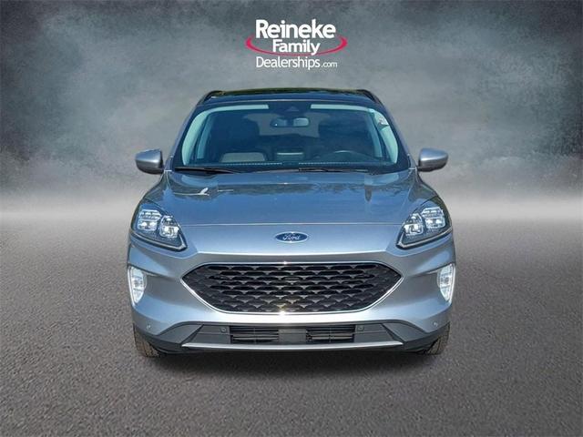 Photo of 2022 Iconic Silver Metallic Ford Escape