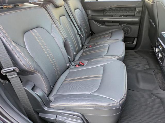 Photo of 2022 Agate Black Metallic Ford Expedition