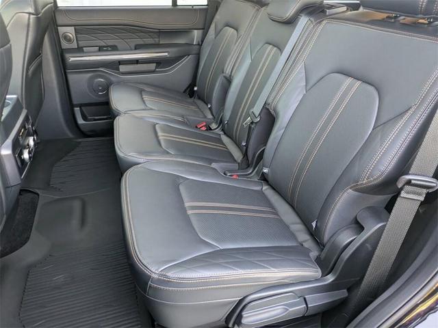 Photo of 2022 Agate Black Metallic Ford Expedition