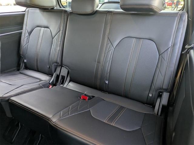 Photo of 2022 Agate Black Metallic Ford Expedition