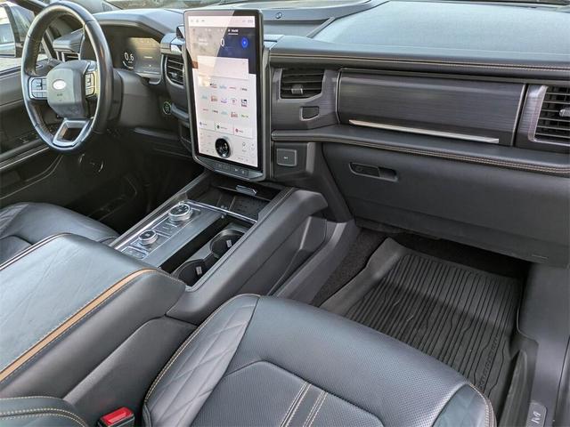 Photo of 2022 Agate Black Metallic Ford Expedition