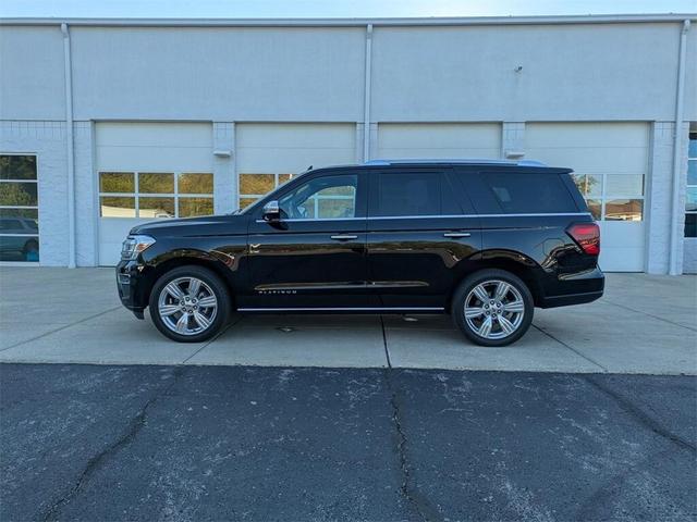 Photo of 2022 Agate Black Metallic Ford Expedition