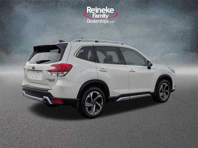 Photo of 2024 Crystal White Pearl Subaru Forester