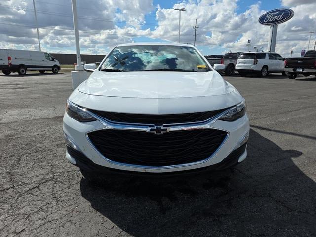Photo of 2020 Summit White Chevrolet Malibu