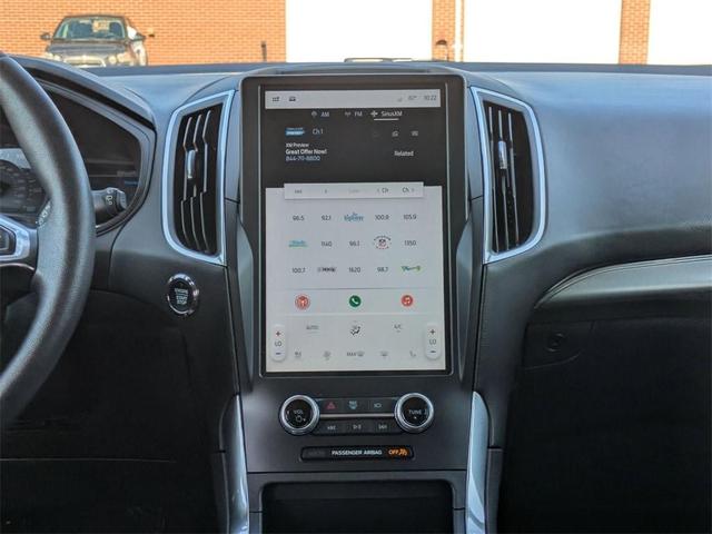Photo of 2024 Gray Metallic Ford Edge