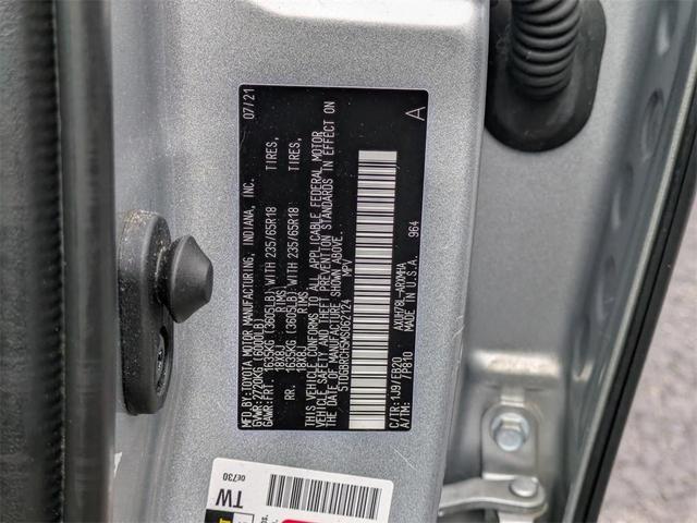 Photo of 2021 Celestial Silver Metallic Toyota Highlander Hybrid