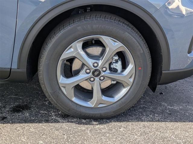 Photo of 2025 Vapor Blue Metallic Ford Escape