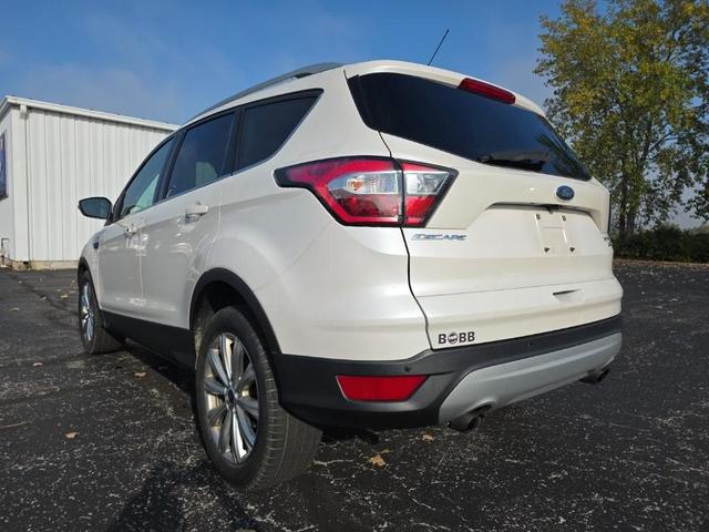 Photo of 2017 White Platinum Tri-Coat Metallic Ford Escape