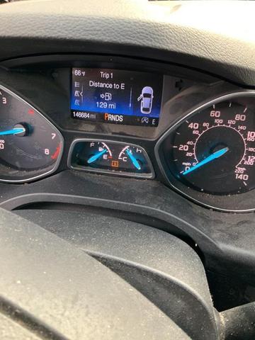 Photo of 2017 White Platinum Tri-Coat Metallic Ford Escape