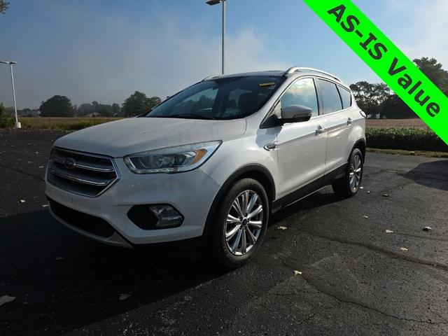 Photo of 2017 White Platinum Tri-Coat Metallic Ford Escape