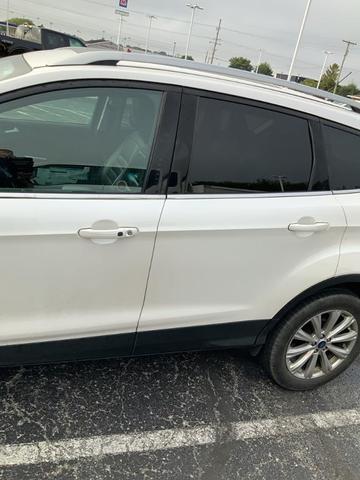 Photo of 2017 White Platinum Tri-Coat Metallic Ford Escape