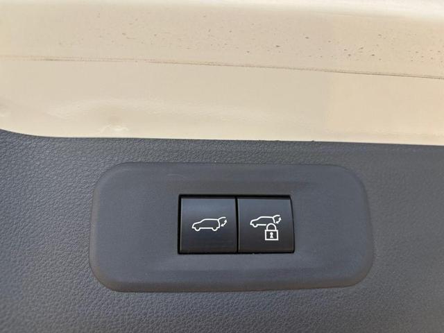 Photo of 2025 Pearl Lexus TX 500h
