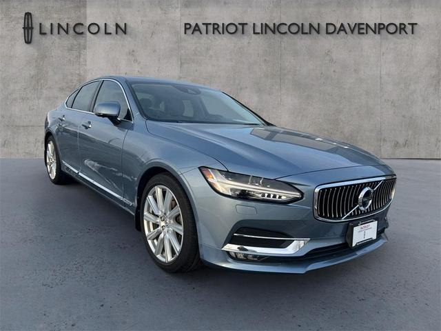 2017 Volvo S90