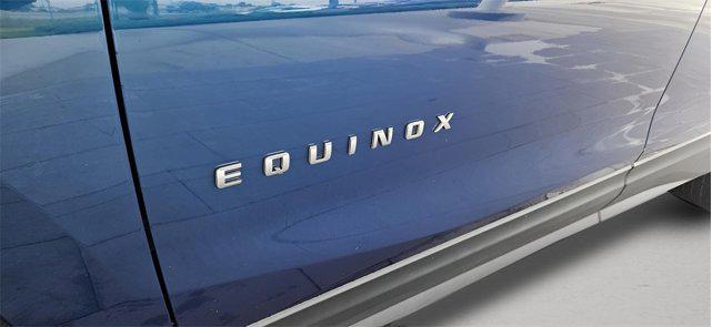 Photo of 2021 Pacific Blue Metallic Chevrolet Equinox