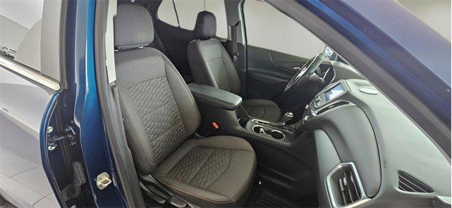 Photo of 2021 Pacific Blue Metallic Chevrolet Equinox
