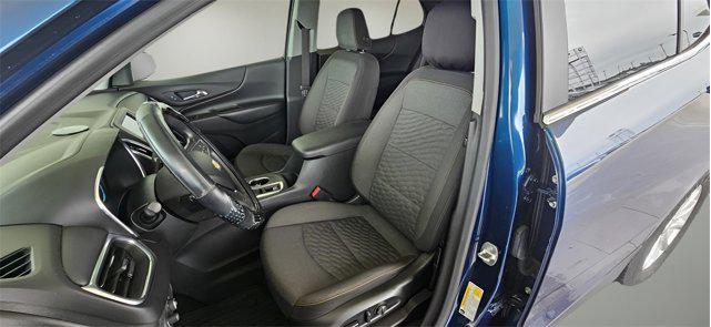 Photo of 2021 Pacific Blue Metallic Chevrolet Equinox