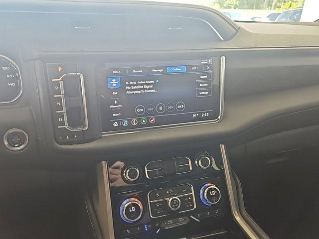 Photo of 2021 White Frost Tricoat GMC Yukon