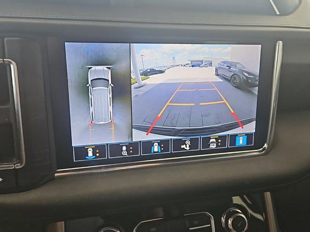Photo of 2021 White Frost Tricoat GMC Yukon
