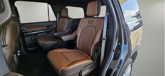 Photo of 2023 Agate Black Metallic Ford Expedition