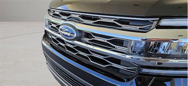 Photo of 2023 Agate Black Metallic Ford Expedition