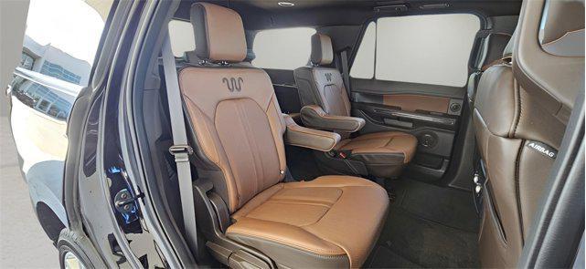 Photo of 2023 Agate Black Metallic Ford Expedition