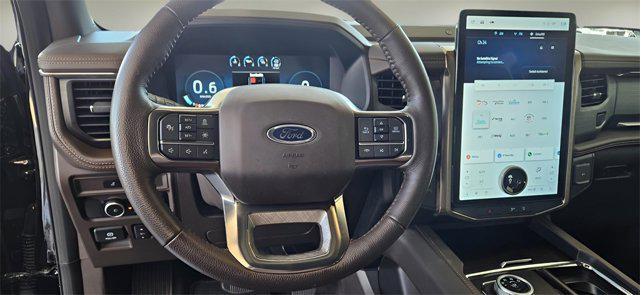 Photo of 2023 Agate Black Metallic Ford Expedition