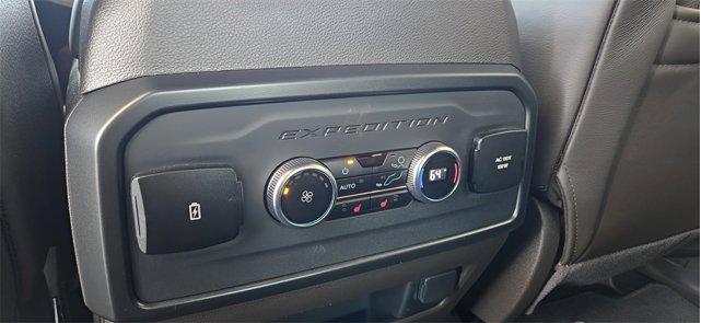 Photo of 2023 Agate Black Metallic Ford Expedition