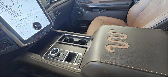 Photo of 2023 Agate Black Metallic Ford Expedition