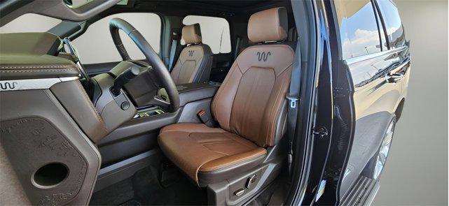 Photo of 2023 Agate Black Metallic Ford Expedition